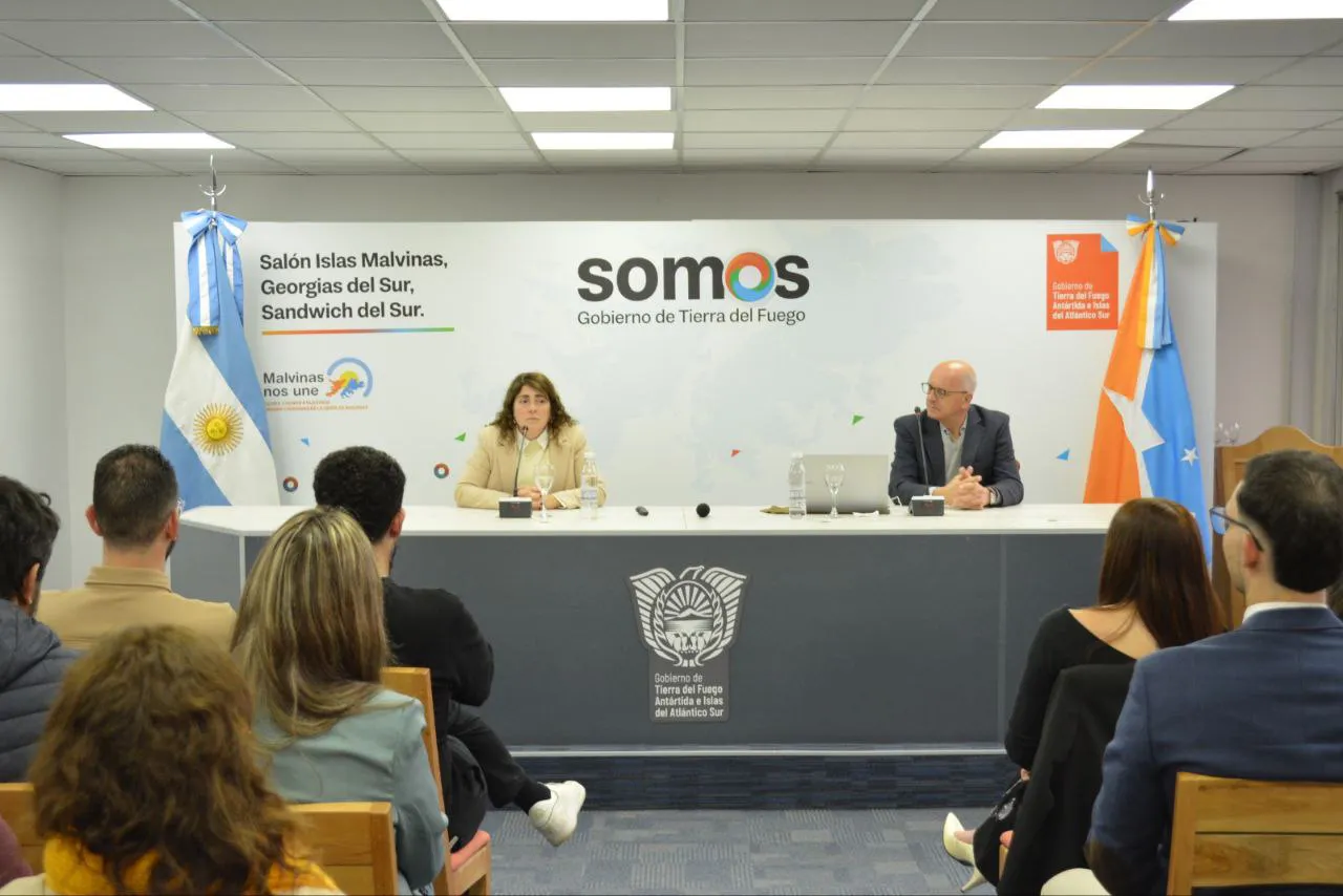 photo_5087275018953100106_y