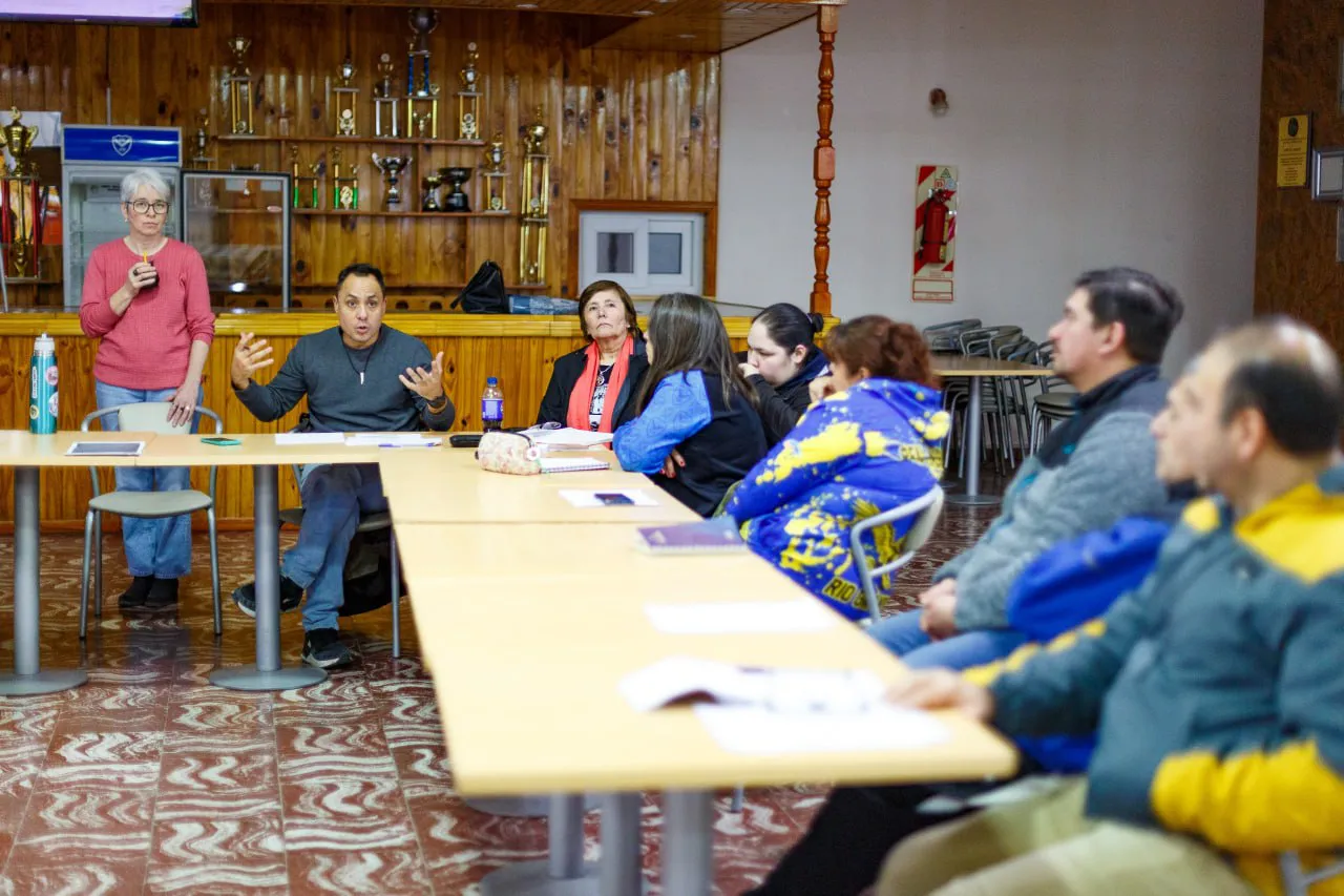 photo_5105335085846081450_y