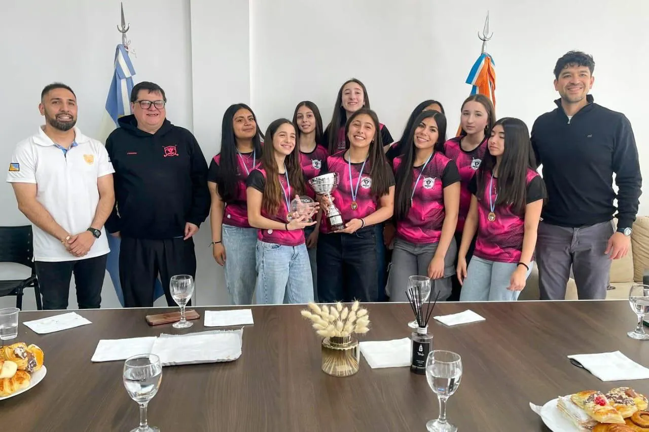 photo_4958882808499735389_y