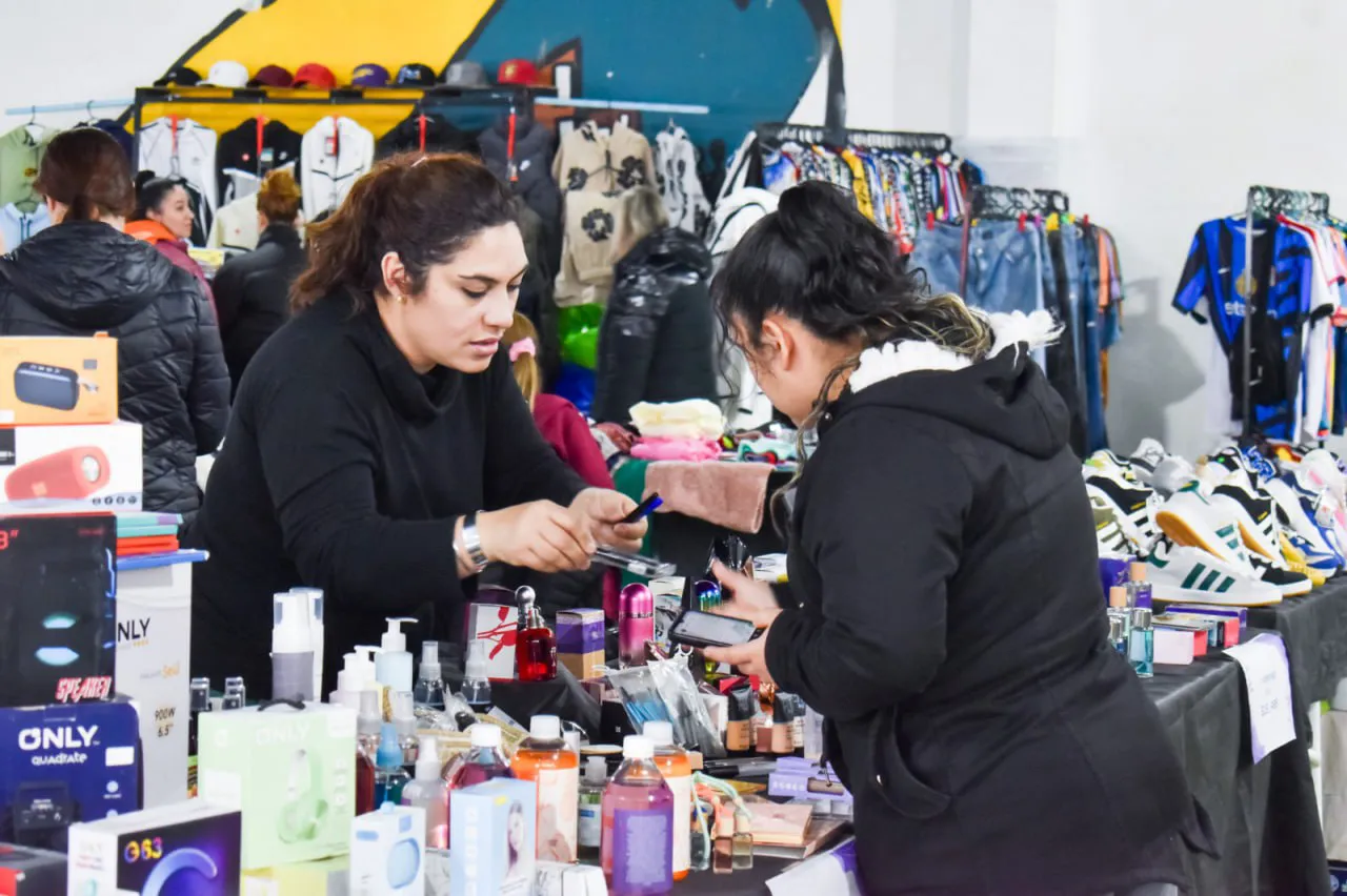 photo_5123145456229133982_y