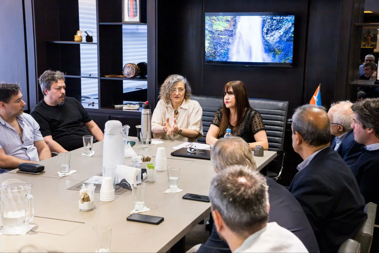 photo_5125215673419238180_y