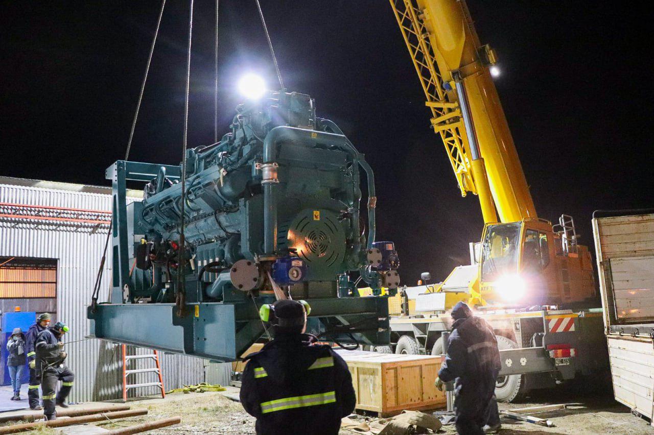 photo_5156683829346414091_y