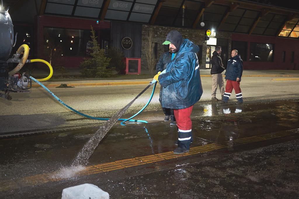 photo_4943171861076880478_y