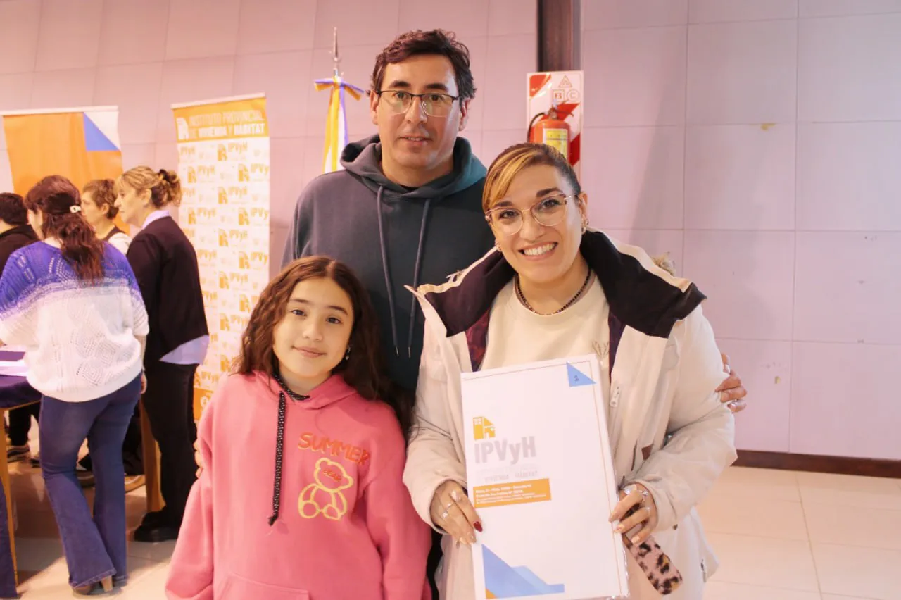 photo_4999397423977705243_y