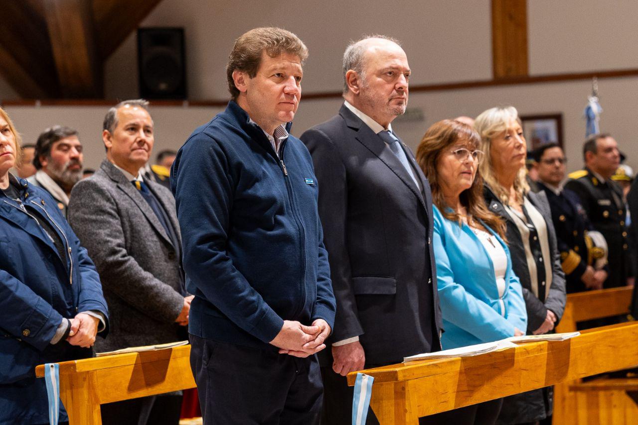 photo_5087294393546812973_y