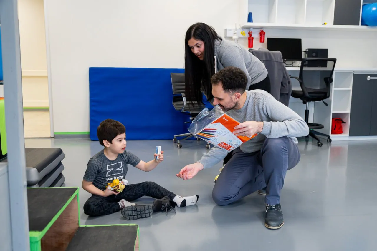 photo_5152501931359448285_y