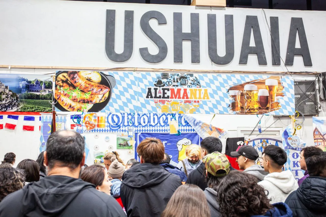 photo_5112088827429760812_y