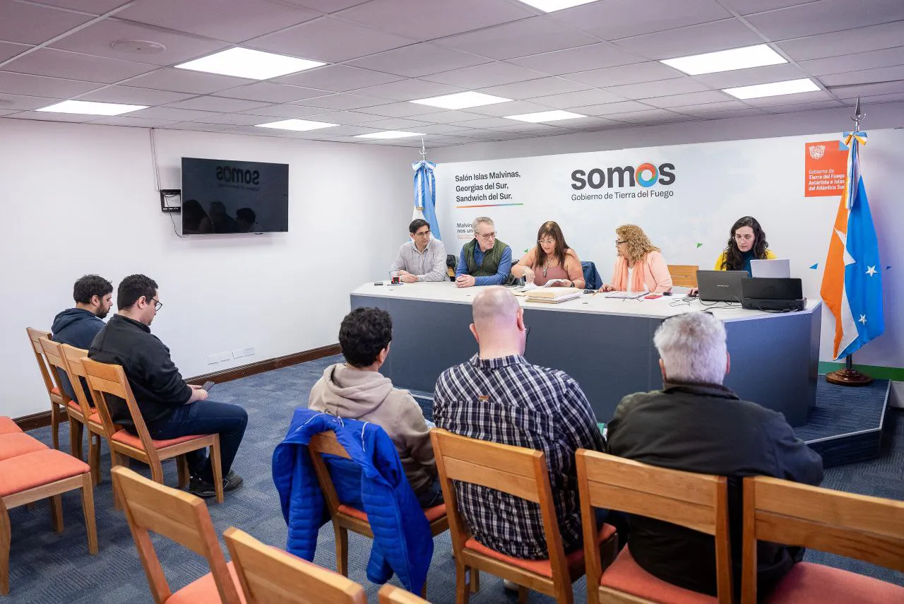 photo_5154740335173896996_y