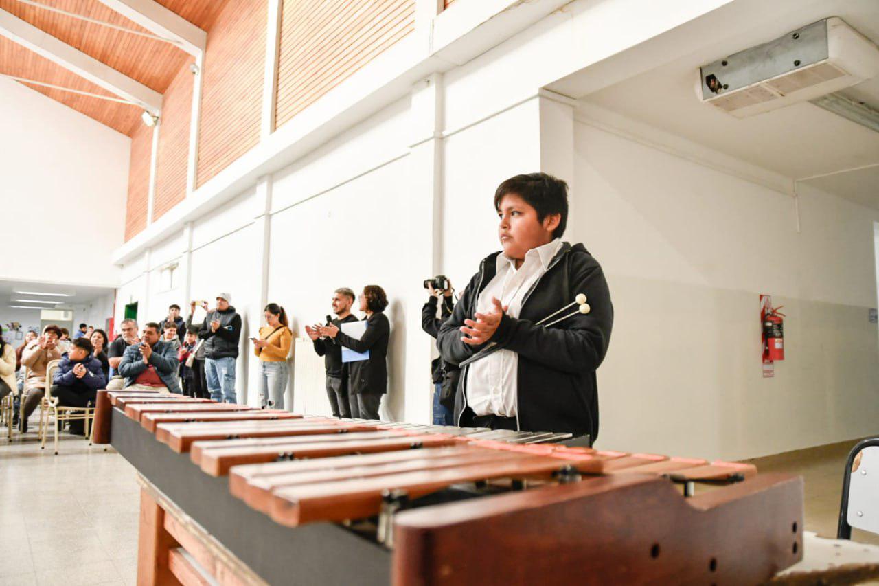 photo_4987817702521417312_y