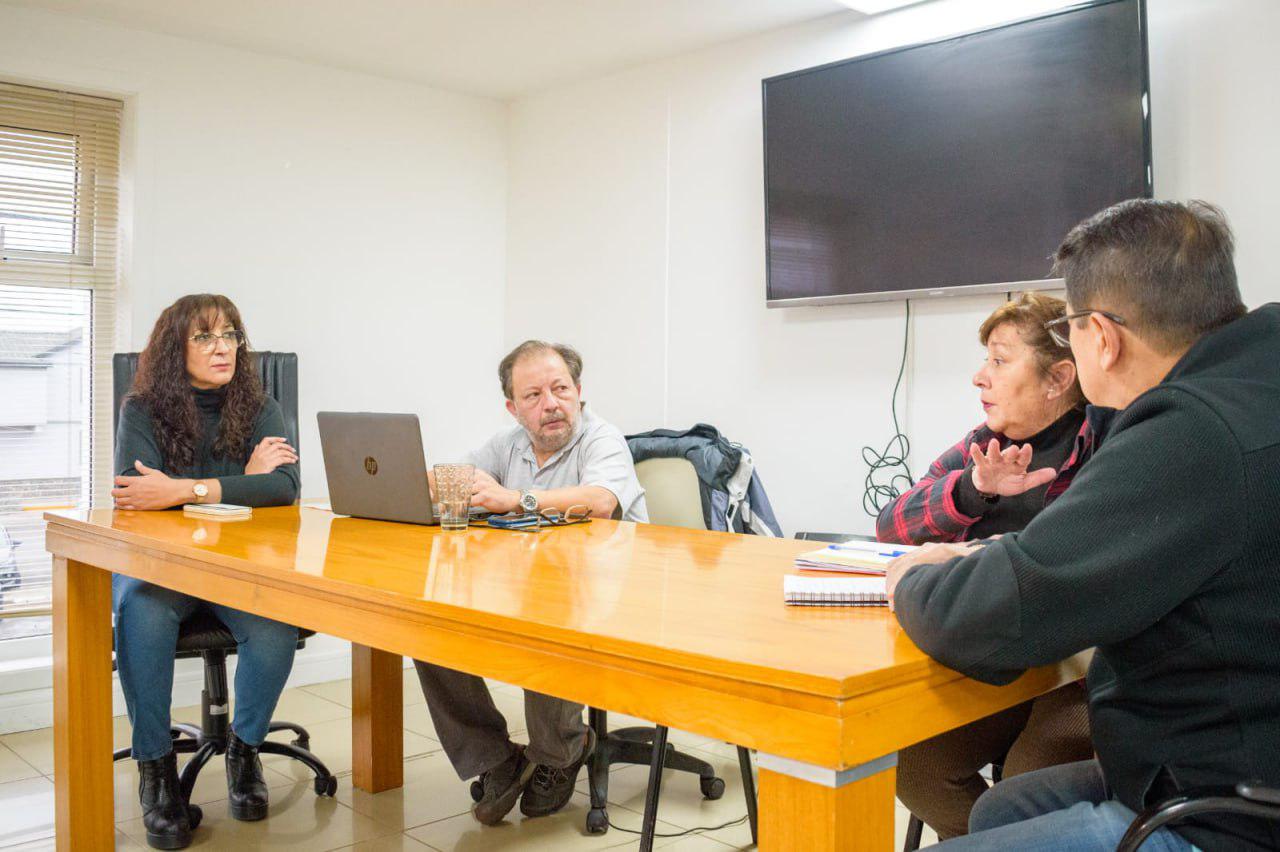 photo_5145557622076845093_y