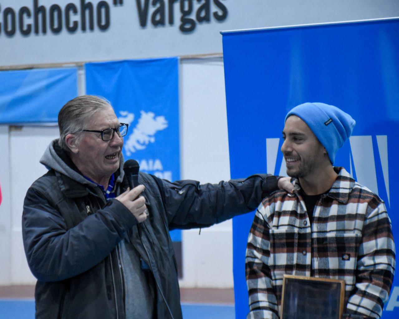 photo_5046393858073668532_y