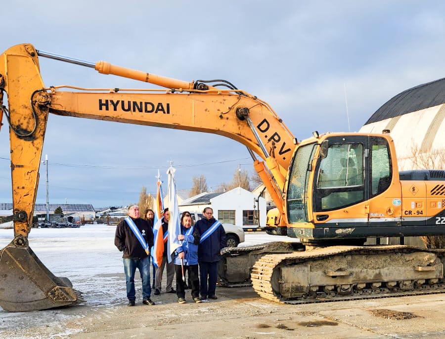 photo_5161613515499351137_y