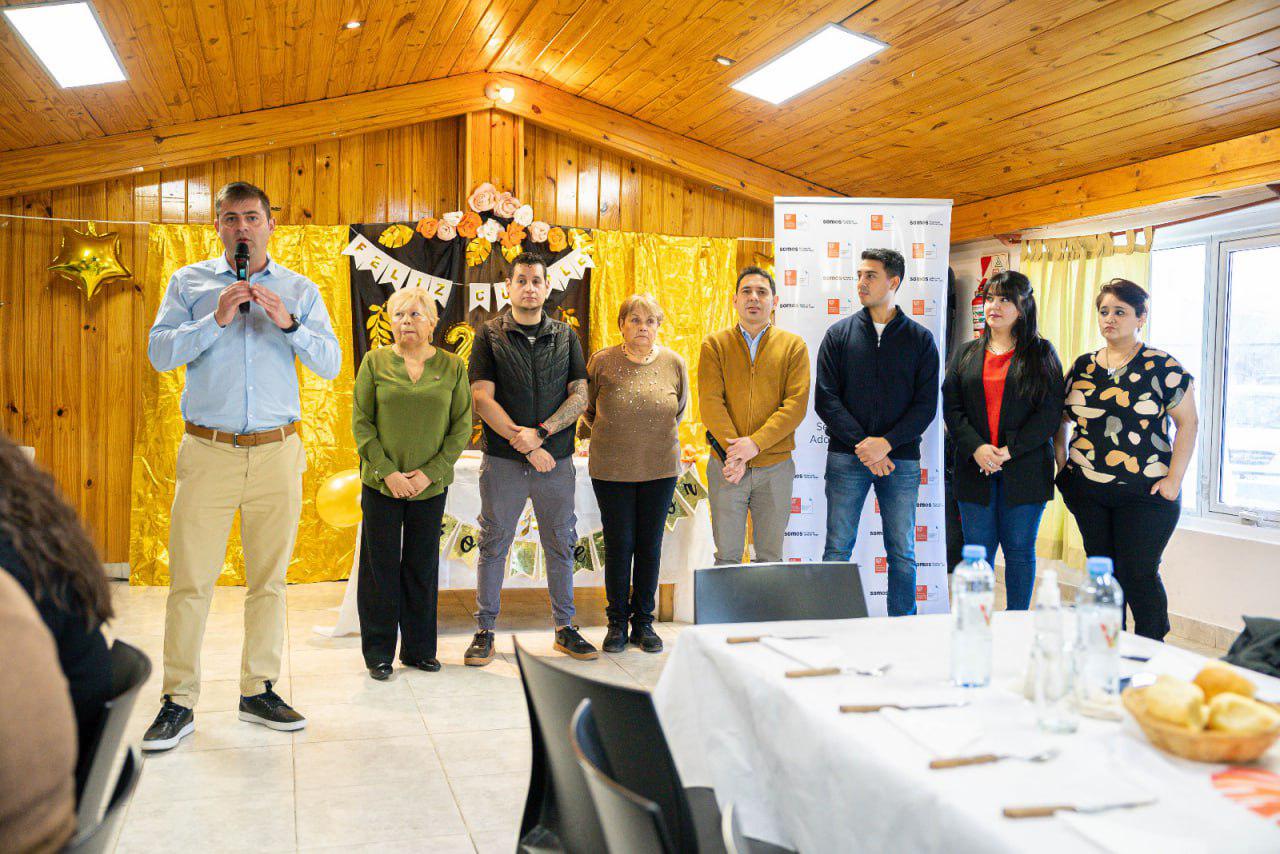 photo_5168351004926782322_y