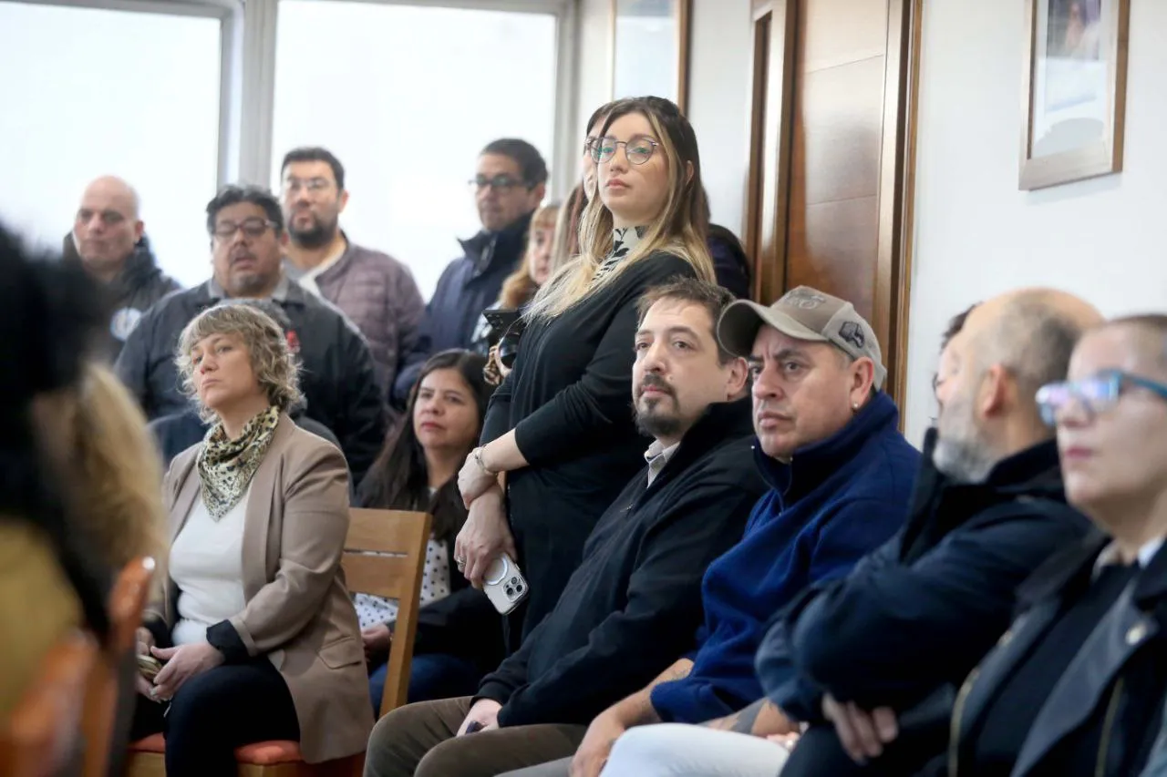 photo_5044350677706452813_y