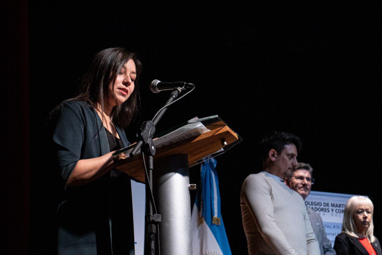 photo_5082325786400238711_y