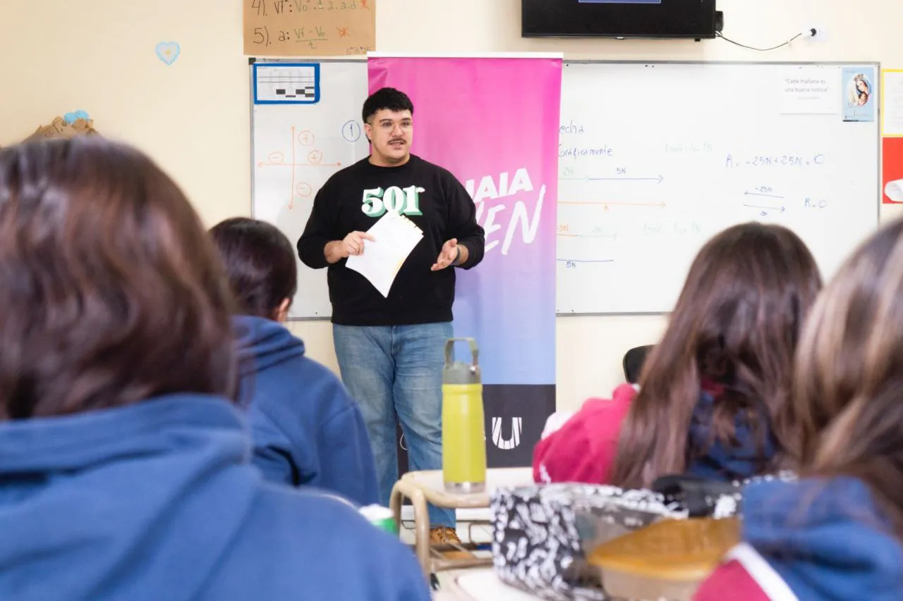 photo_4954333811064286936_y