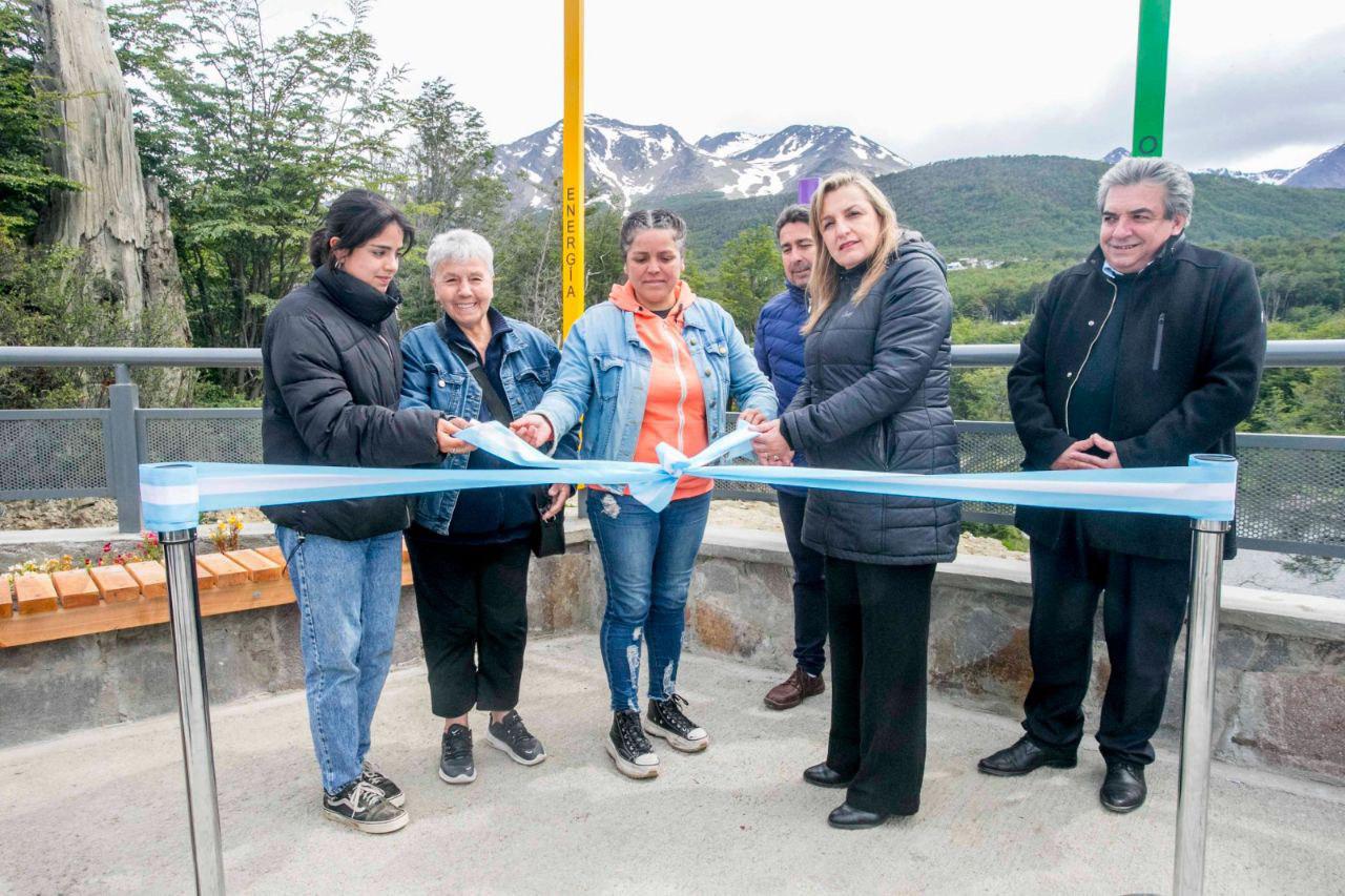 photo_5168221769360845856_y