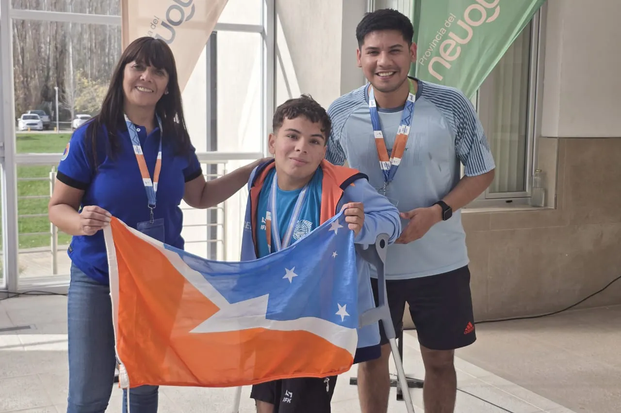 photo_4992766316595228418_y