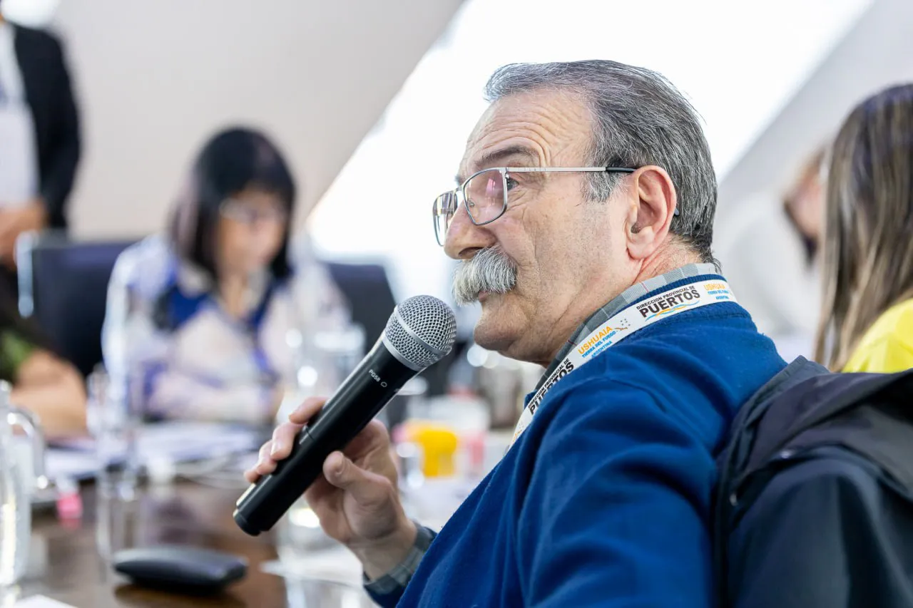 photo_5134346095281942257_y