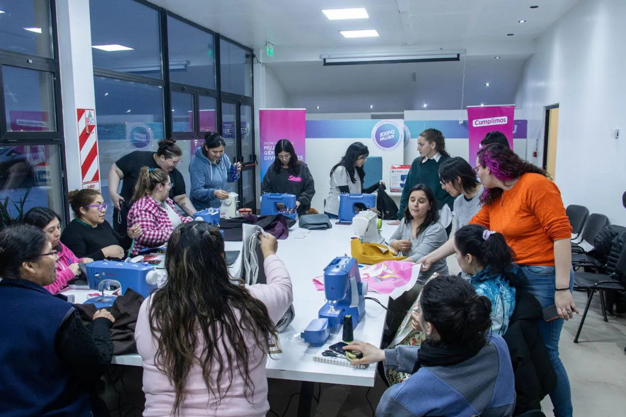 photo_4922961454378889210_y