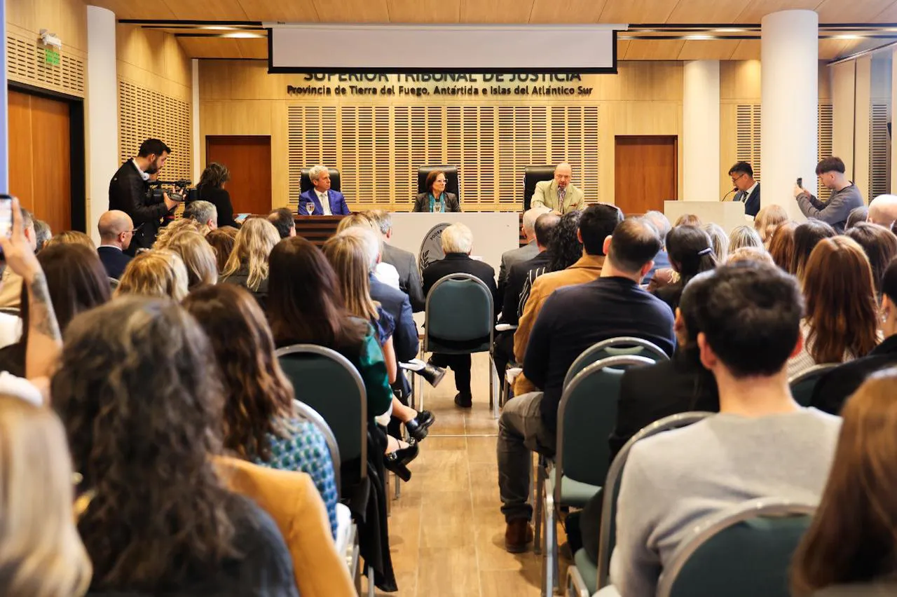 photo_5019326007810394886_y