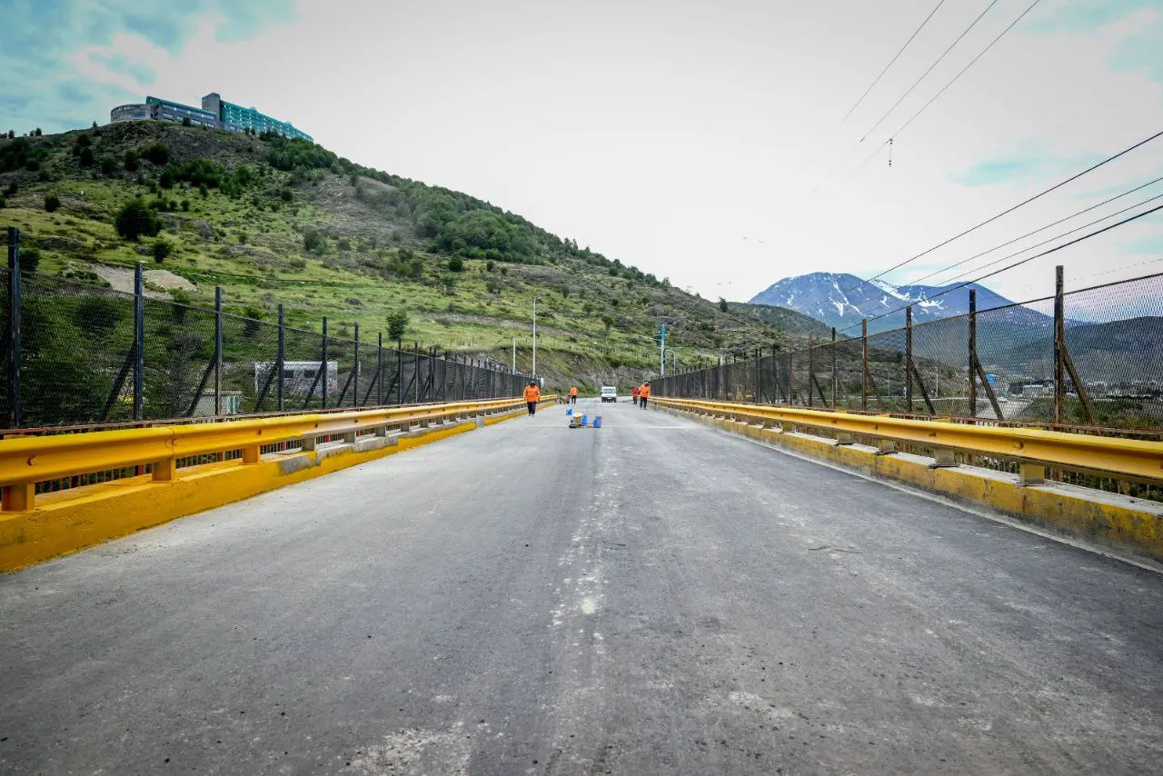 photo_5062155494696791697_y