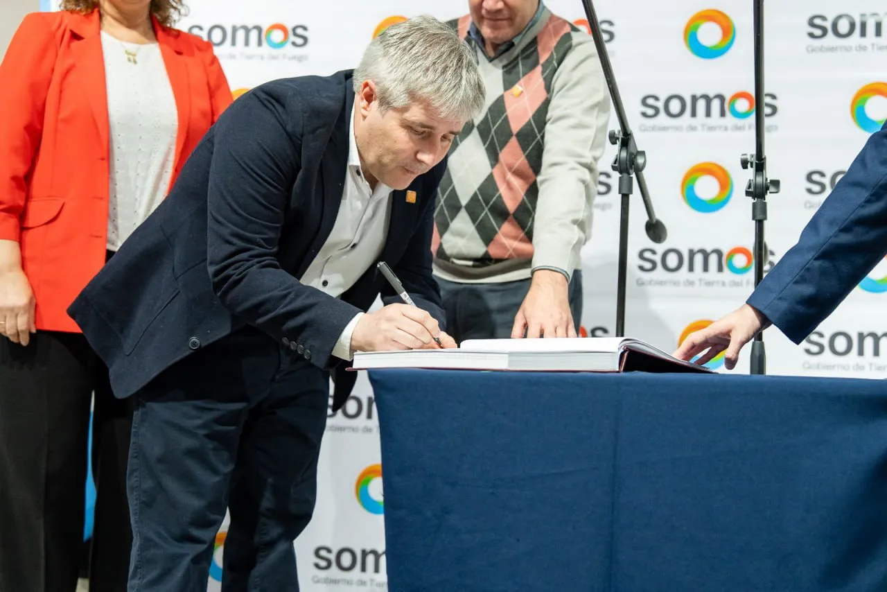 photo_5037417500982840114_y