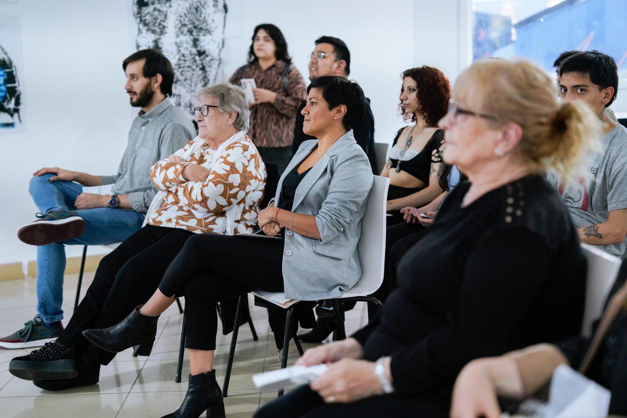 photo_5174991505402736001_y