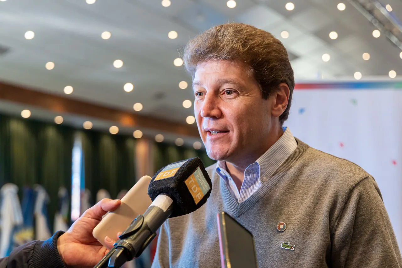 photo_5156824614079409533_y