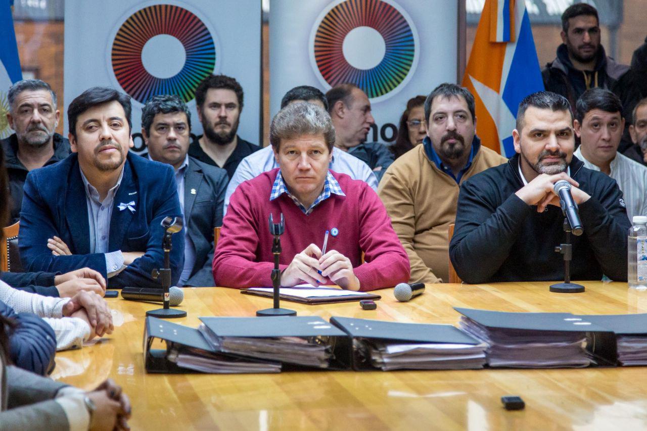 photo_5078158164884565027_y