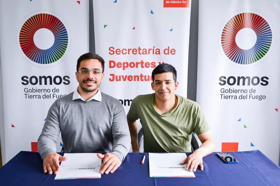 photo_5035297930323536936_y