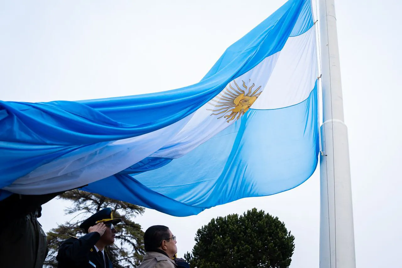 photo_5094046120790830799_y