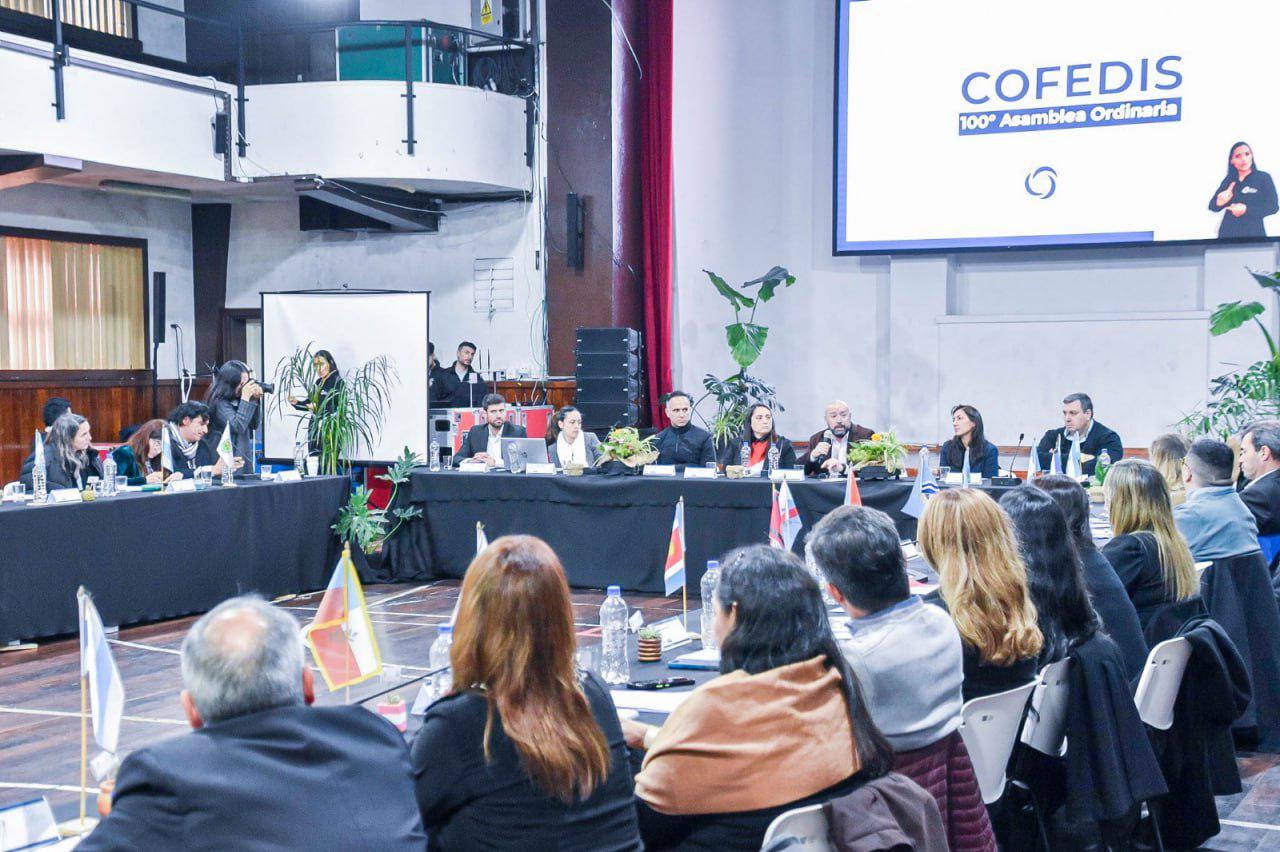 photo_5068881611050825088_y