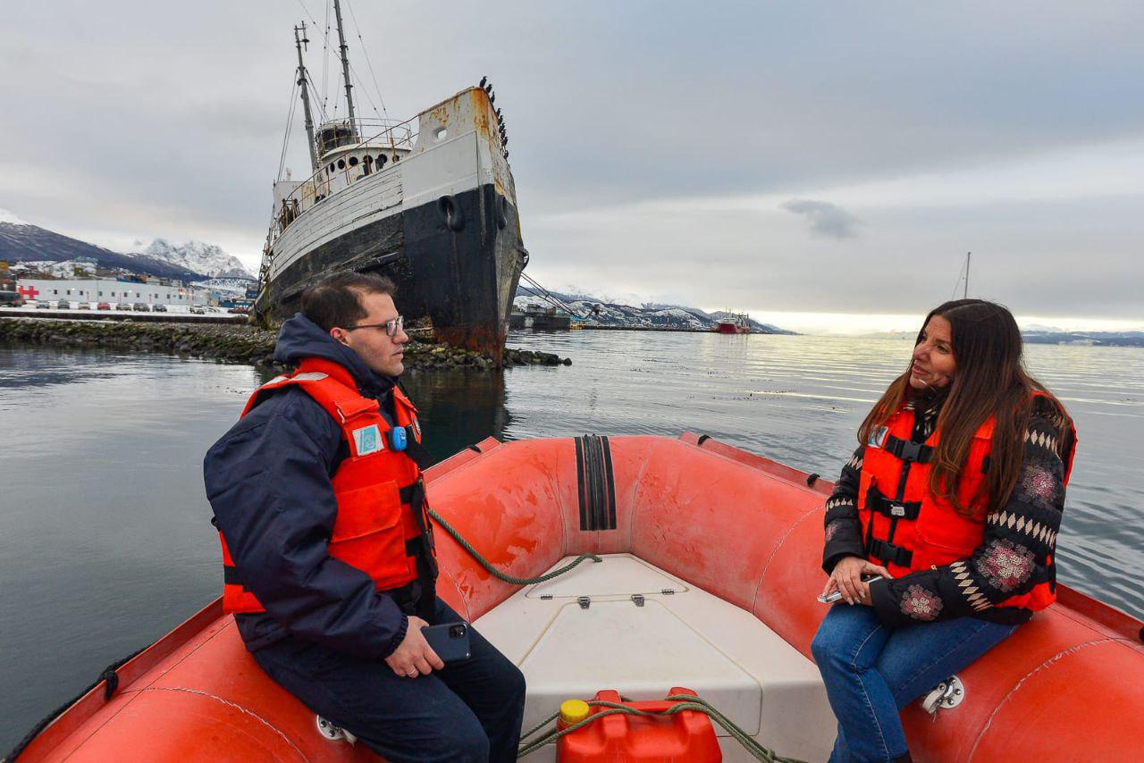 photo_4906872459643431993_y