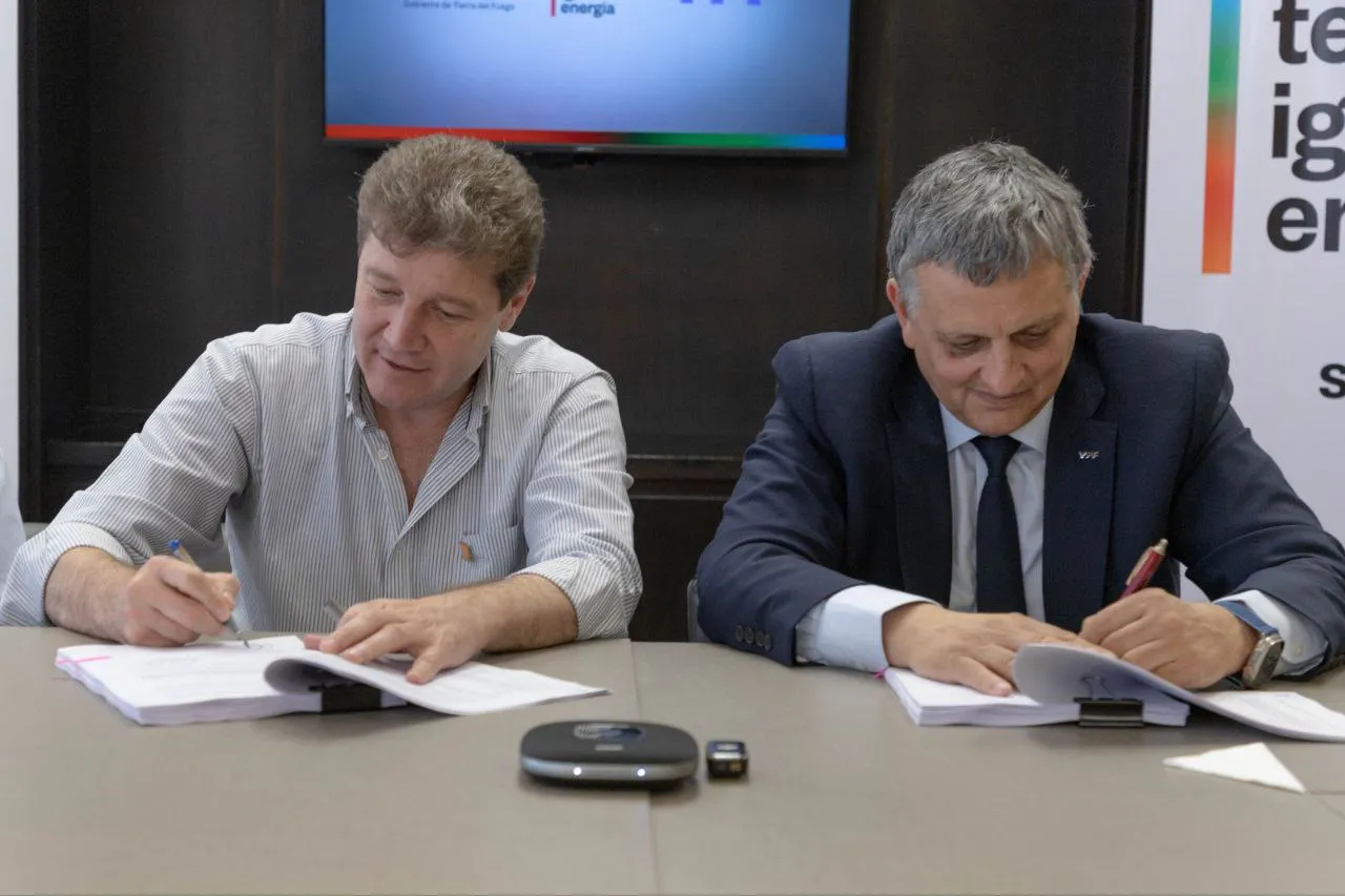 photo_4942920747227745138_y