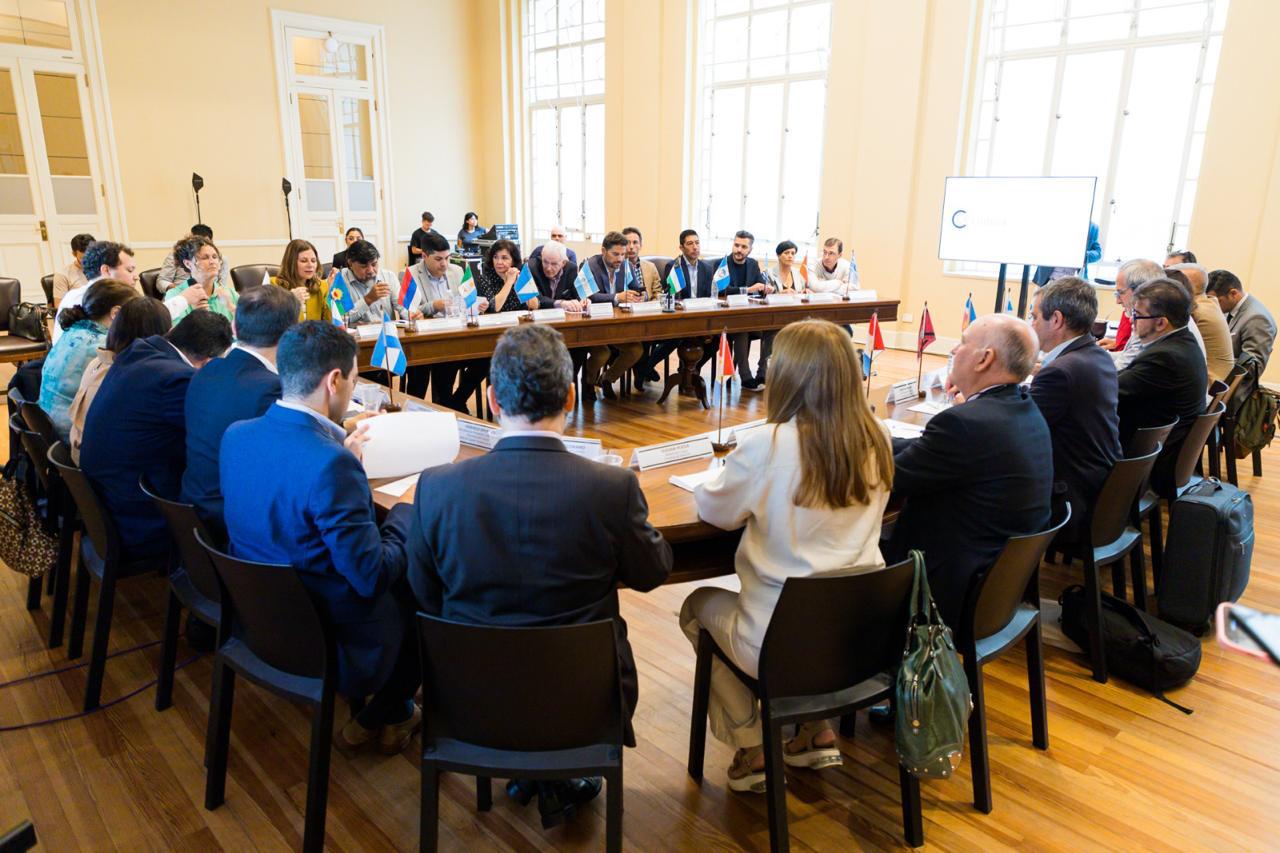 photo_5170253739863420016_y