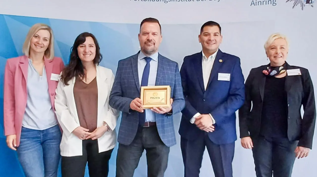 photo_4918460139674120029_y