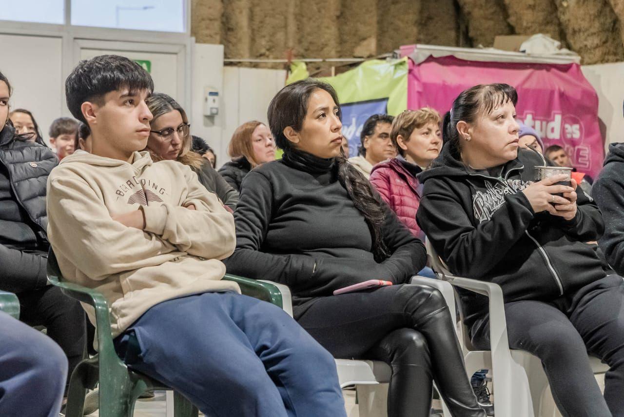 photo_5003788568476364080_y