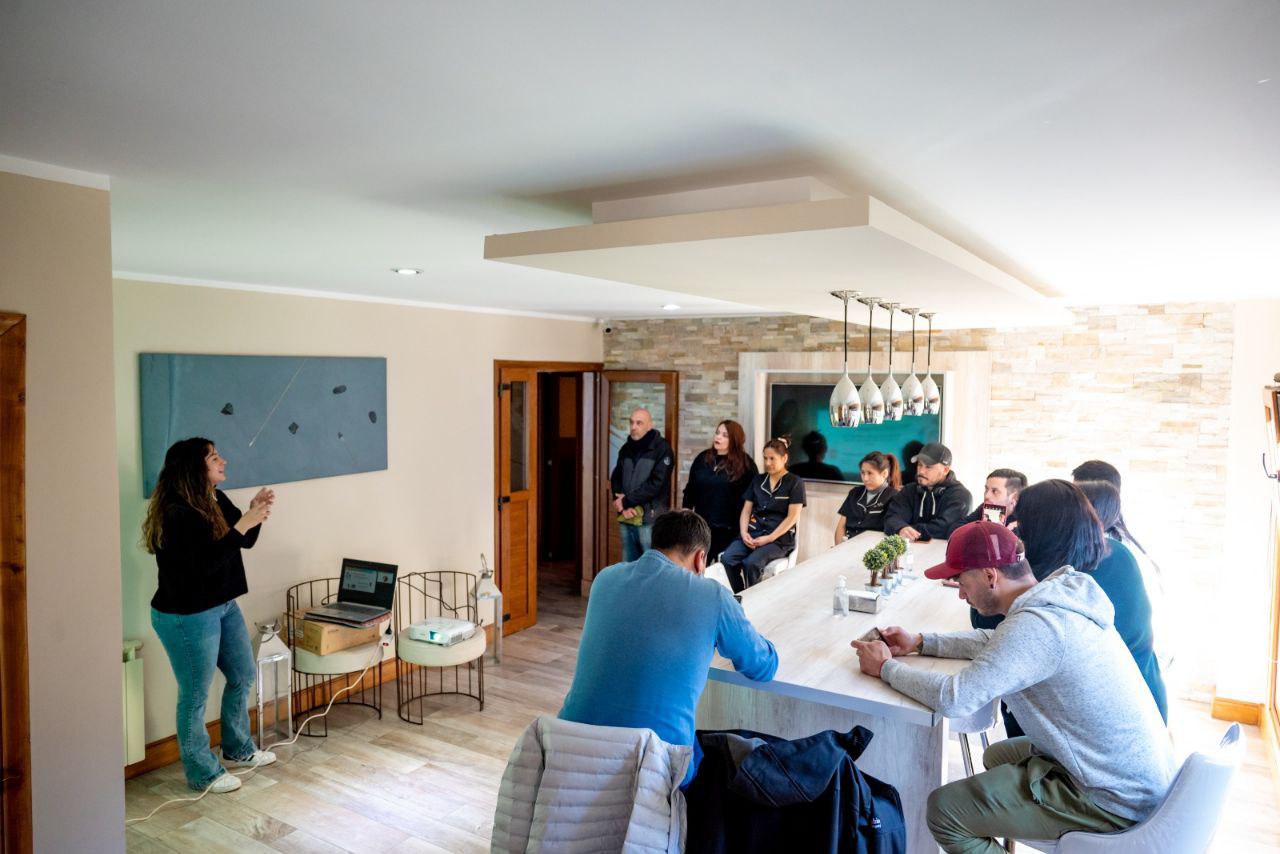 photo_4945292350855425364_y