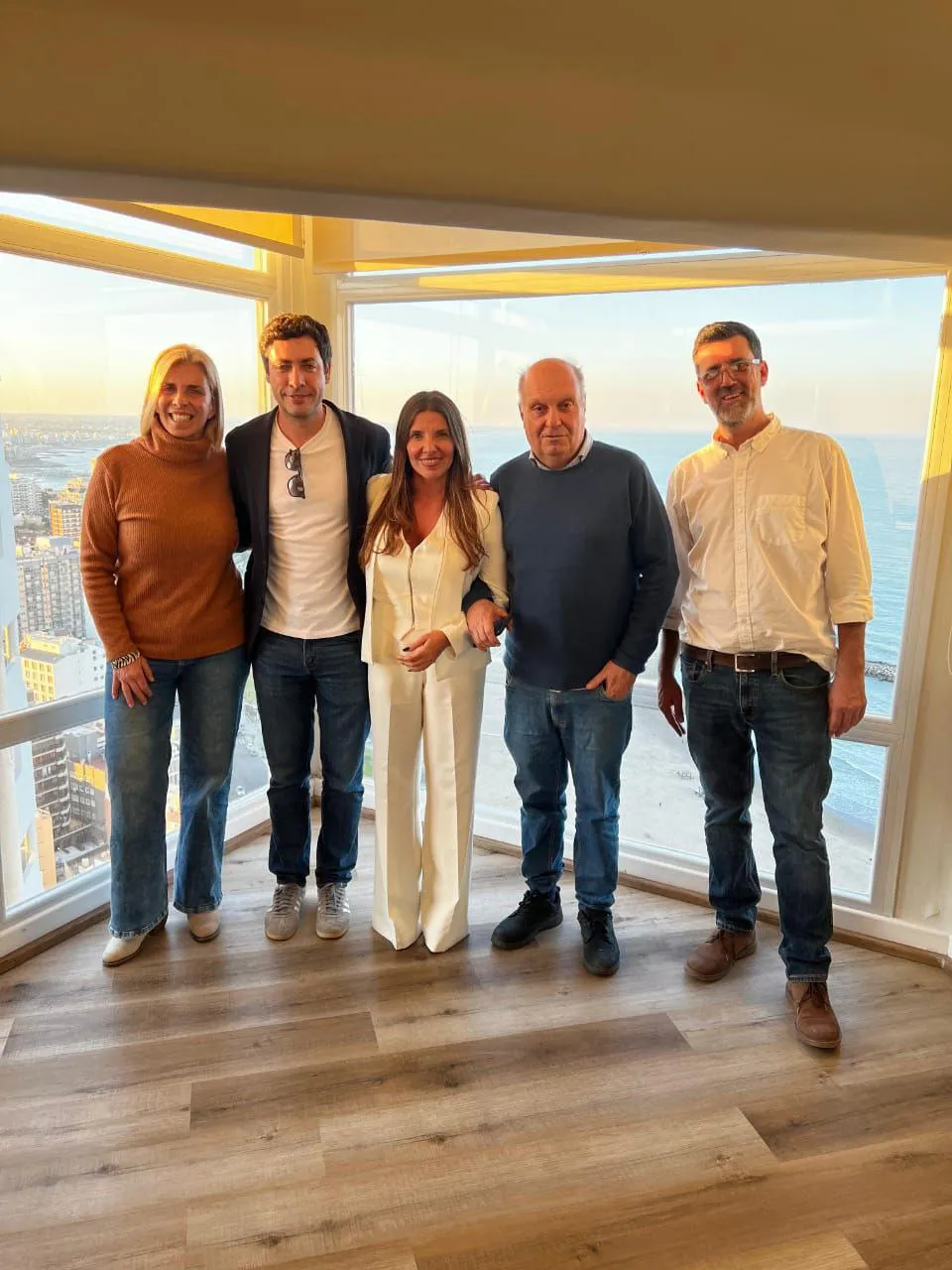 photo_5107416521487003765_y