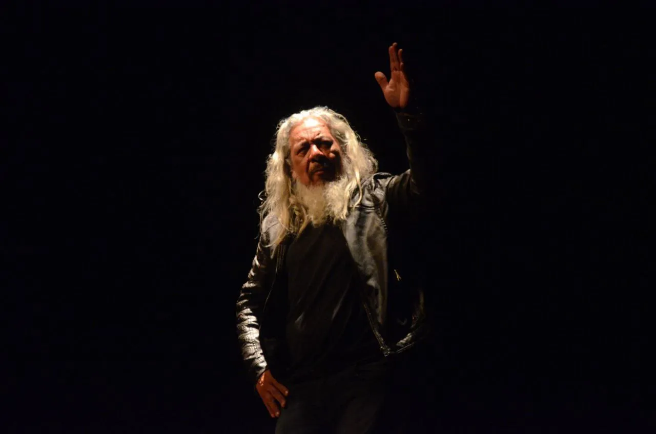 photo_5057651895069420926_y