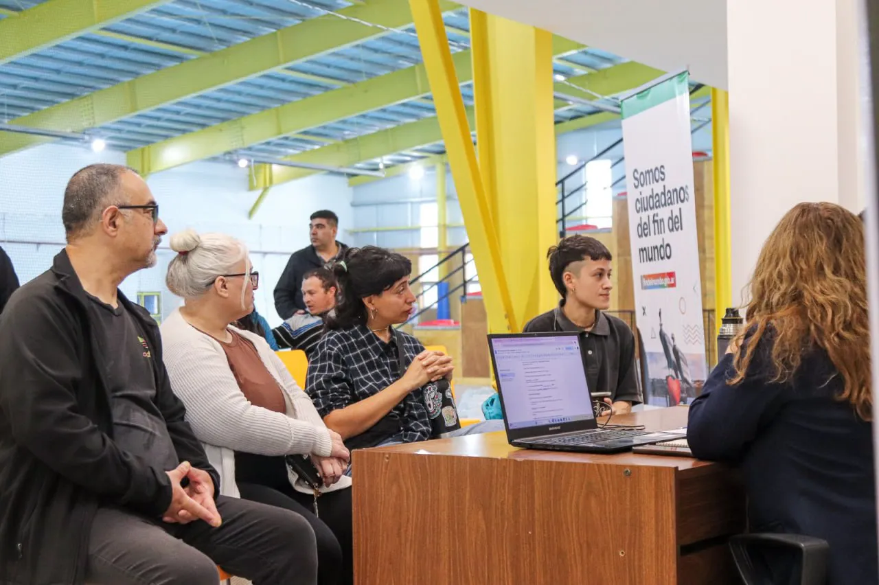 photo_4951933959432941059_y