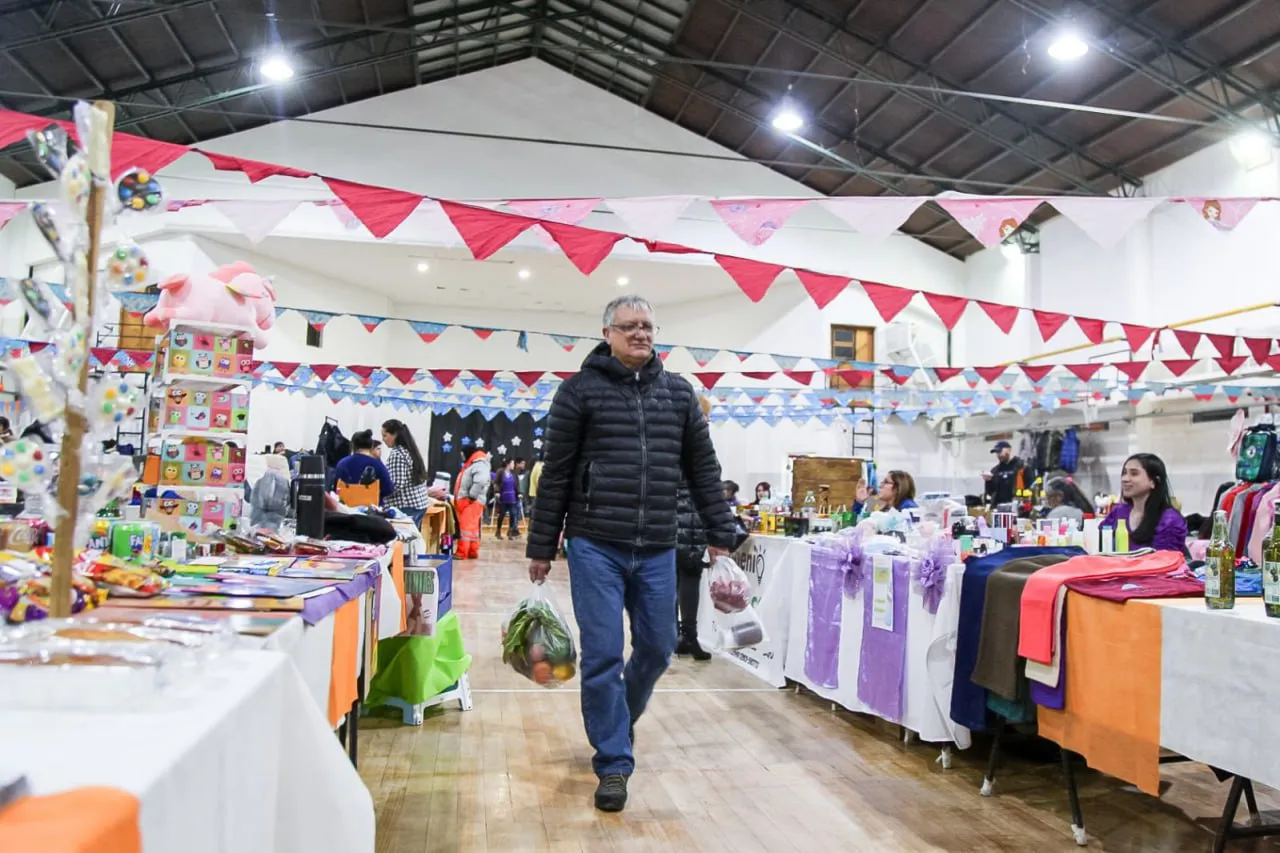 photo_4940844250795453934_y