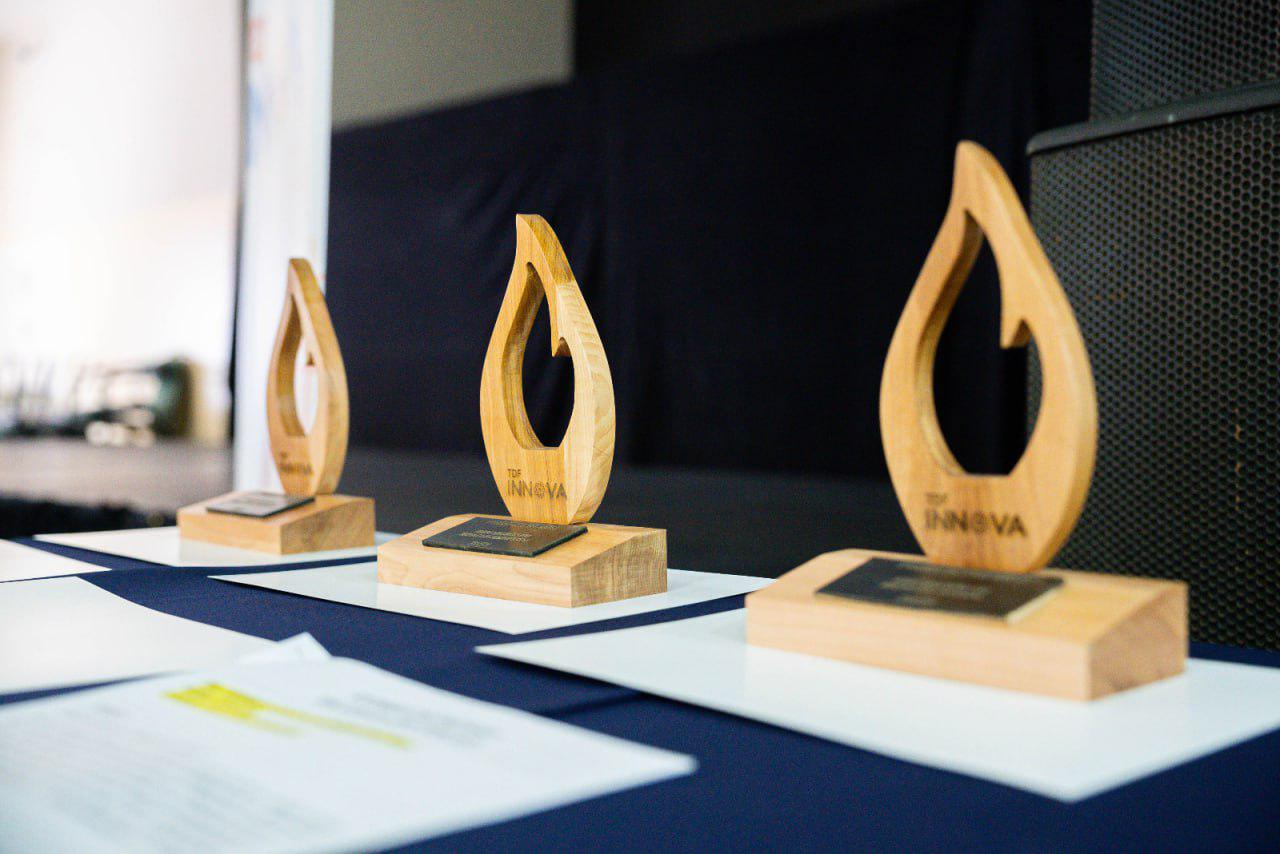 photo_5096350340680363283_y