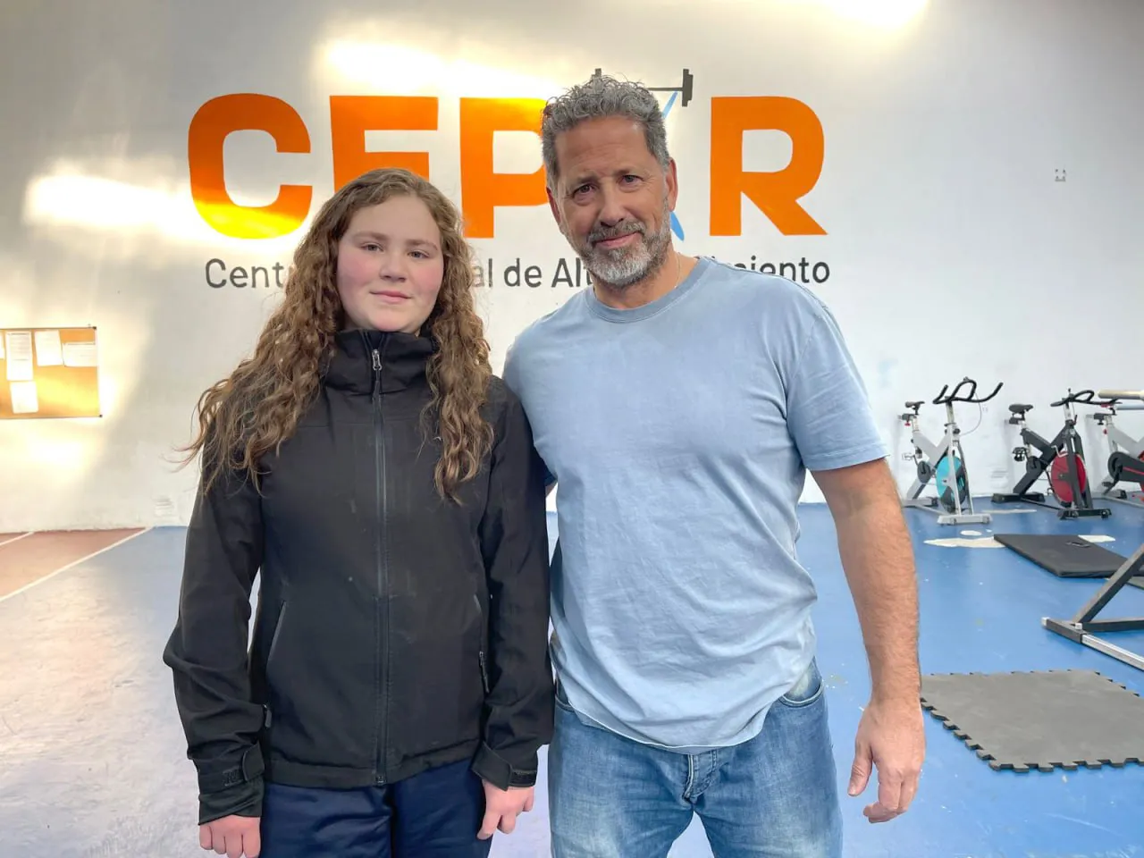 photo_5116266589366979406_y