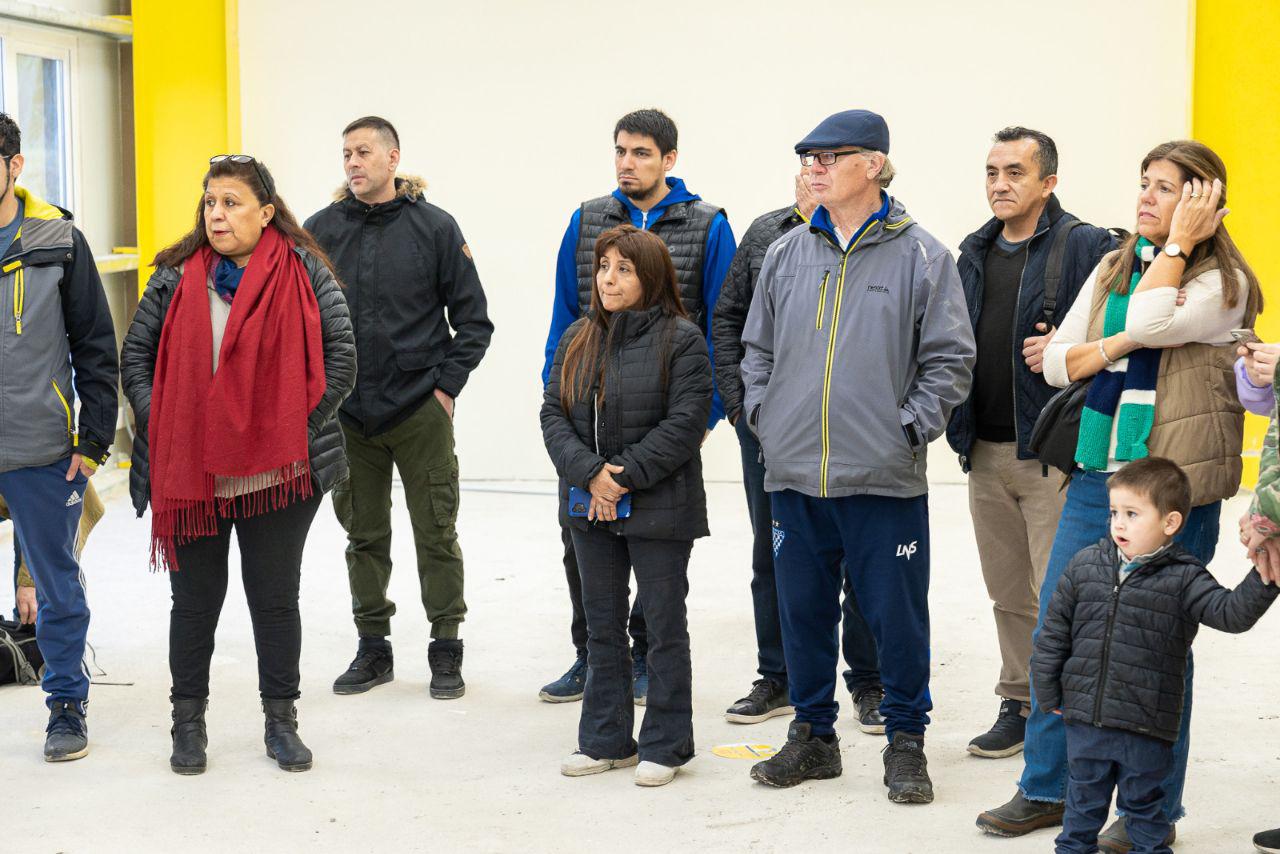 photo_5100409797739654079_y