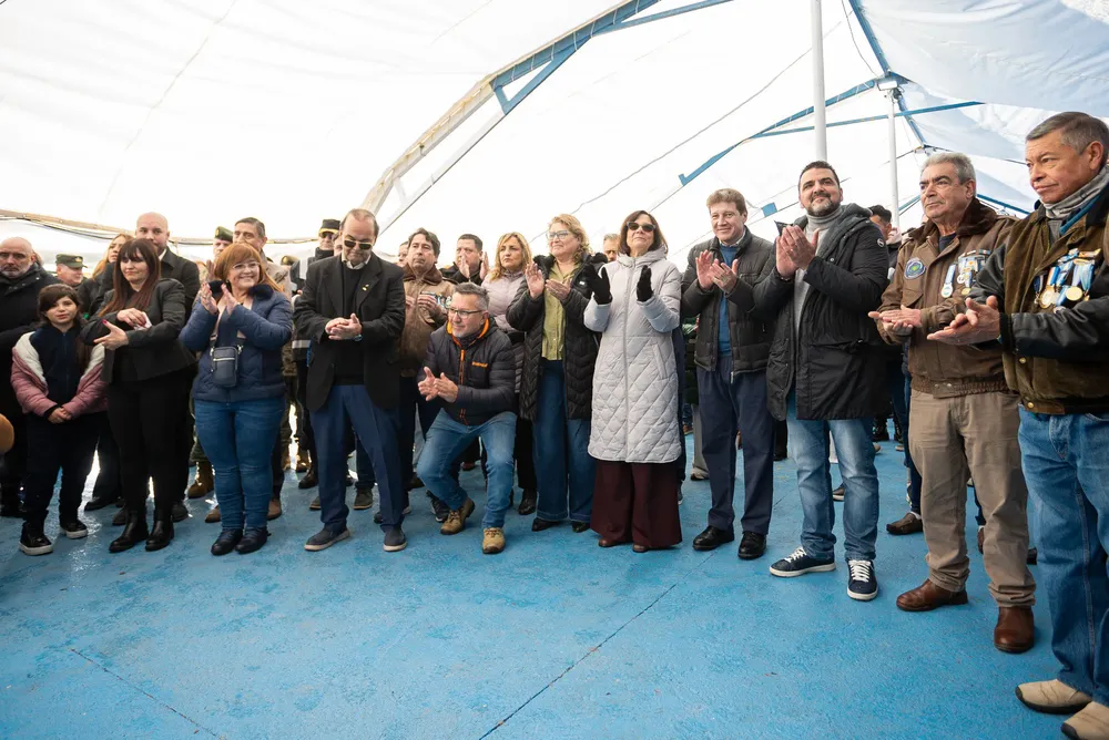 photo_5139156870970322418_w