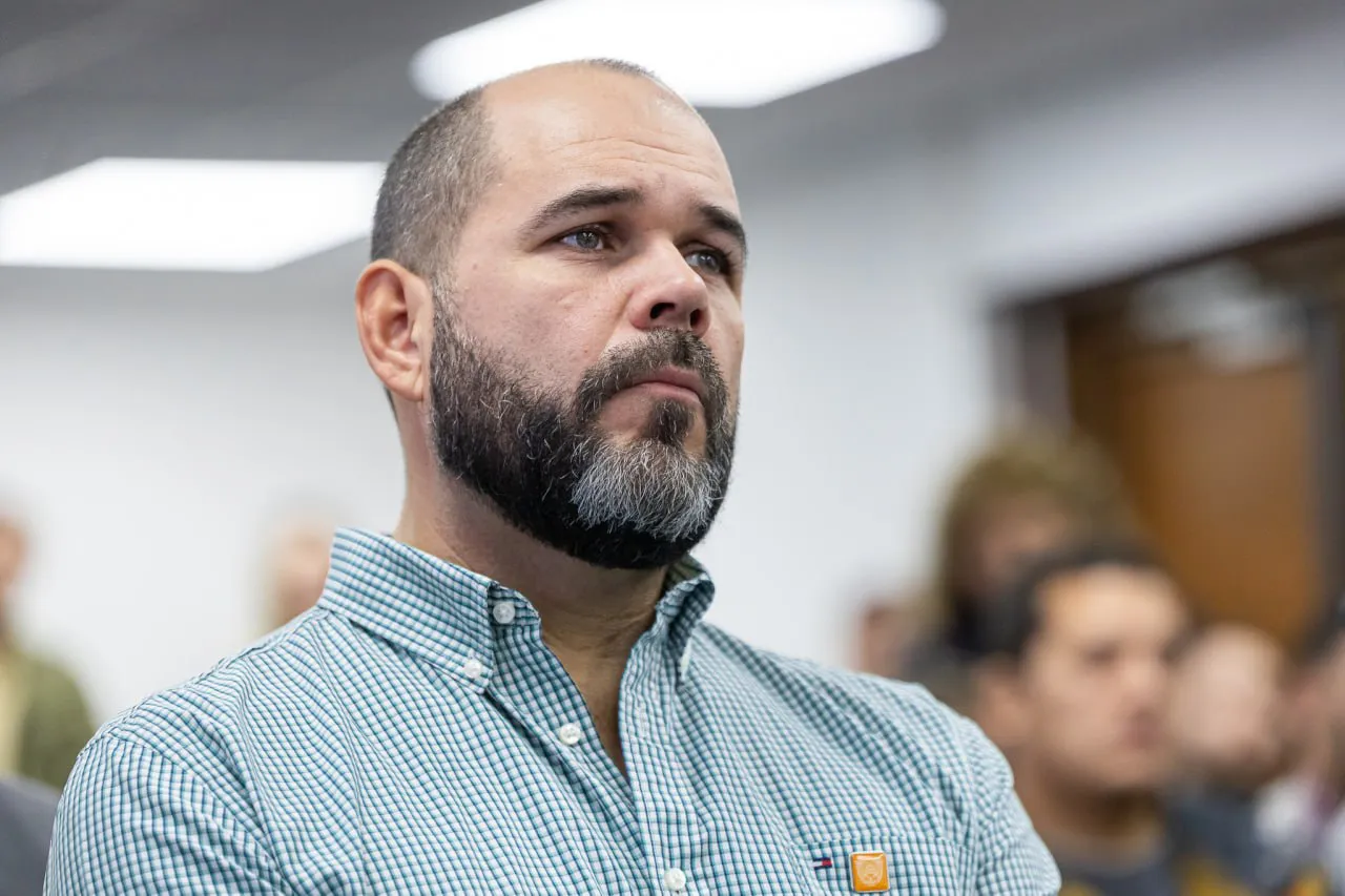 photo_5006119786530320217_y