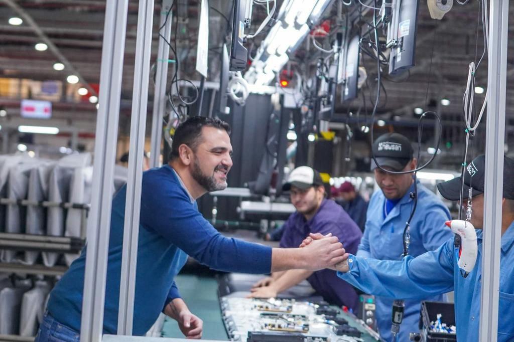 photo_5109832062633880451_y