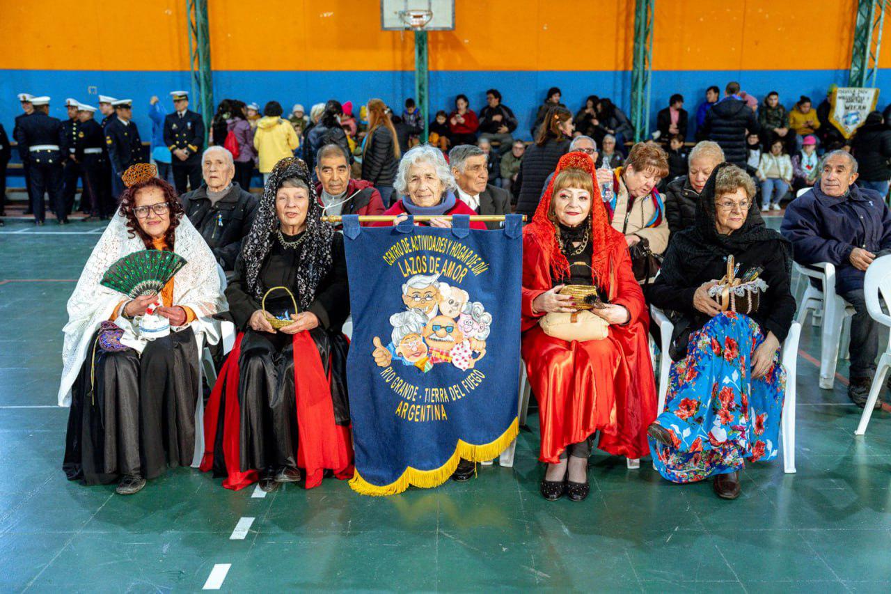 photo_5068979381686349166_y